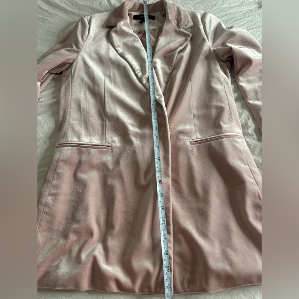 Forever 21 pink velvet blazer Size Small - Picture 9 of 9